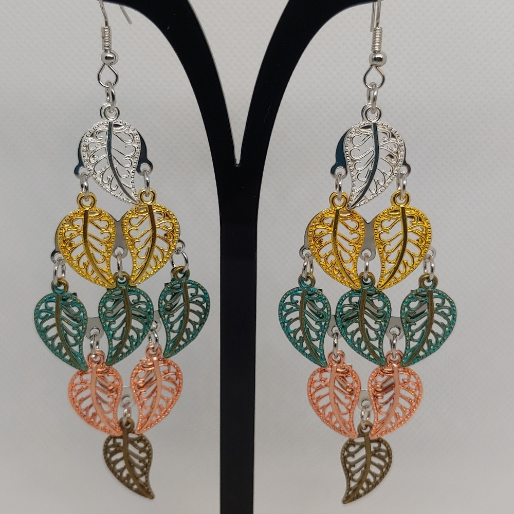 Leaf design chandelier earrings